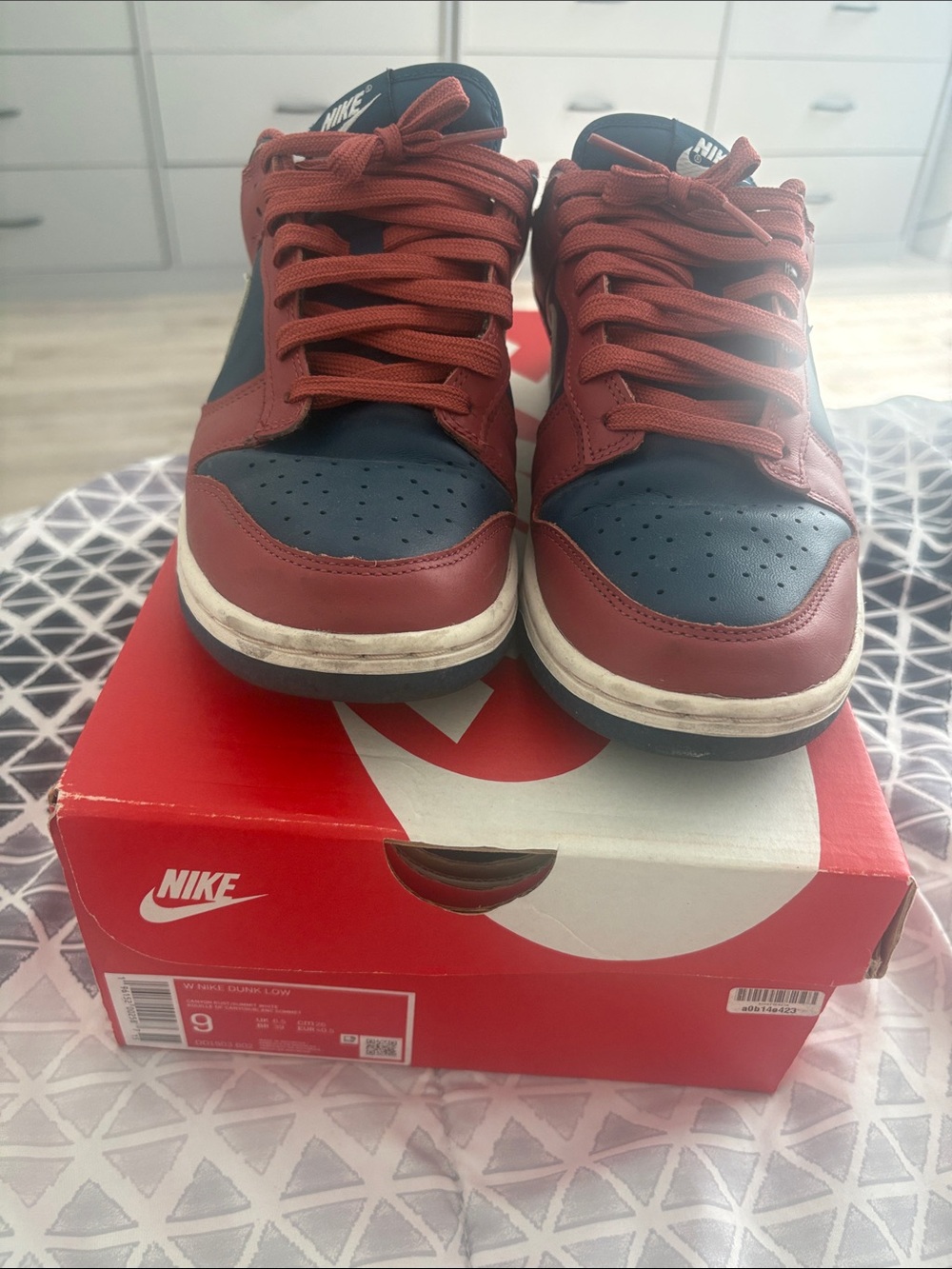 Nike woman Low-Top Sneakers - Navy and Burgundy